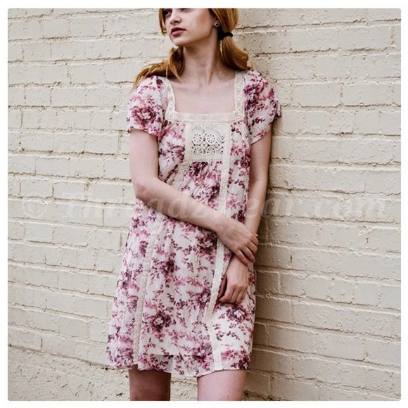 Classic French Lace Mini Dress - Picture 12 of 12